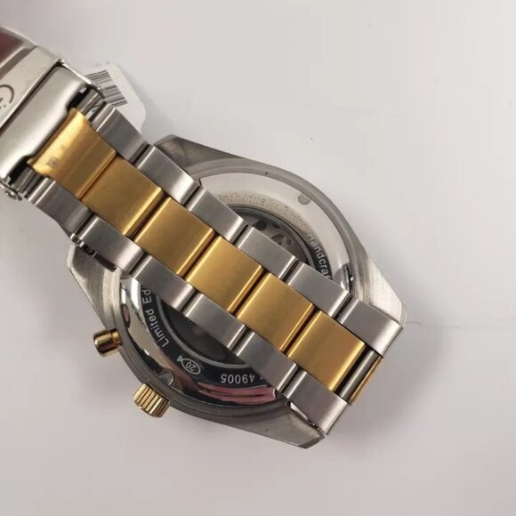 (66825-1) Gevril 49005 Watch - Picture 8 of 14